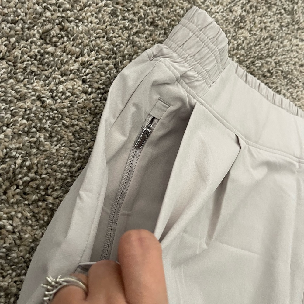 Women’s Athleta Brooklyn Wide Leg Crop Cream Pant Size 8 - Picture 4 of 7